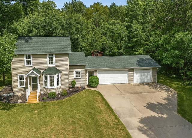 Property at 220 Alewa Dr NW, Grand Rapids, MI 49504, 3 beds, 2 baths
