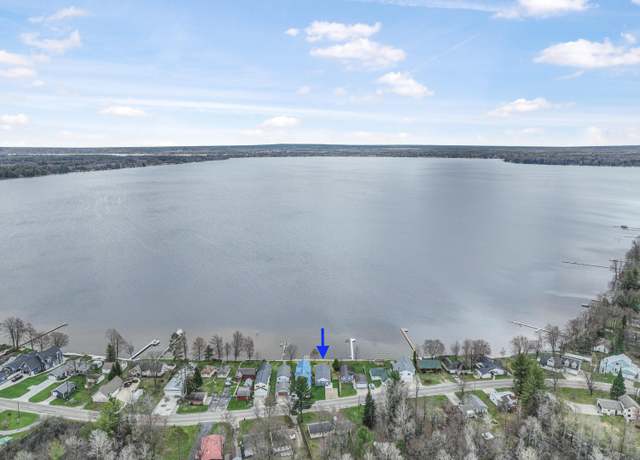 Property at 3551 W Lake Mitchell Dr, Cadillac, MI 49601, 3 beds, 2 baths