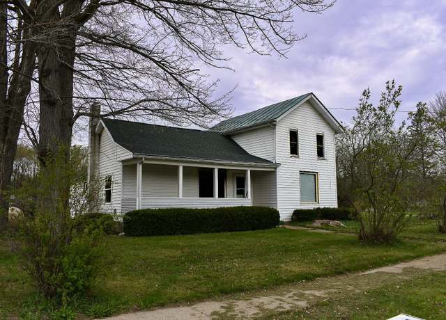 Property at 325 E Leroy St, Burlington, MI 49029, 4 beds, 1 bath