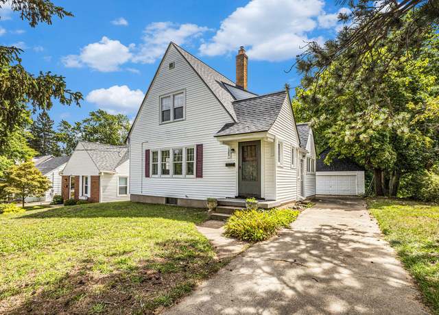 Property at 1362 Myrtle St NW, Grand Rapids, MI 49504, 3 beds, 1.5 baths