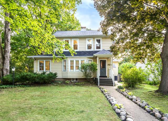 Property at 324 Highlake Ave, Ann Arbor, MI 48103, 3 beds, 1.5 baths
