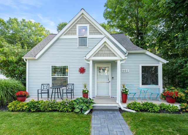 Property at 601 Kalamazoo St, South Haven, MI 49090, 3 beds, 2 baths