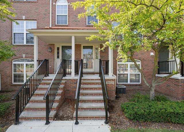 Property at 20023 Boardwalk Blvd, Southfield, MI 48075, 2 beds, 2.5 baths