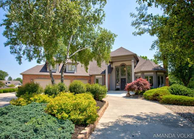 Property at 8608 Woodruff Dr SW, Byron Center, MI 49315, 4 beds, 3.5 baths