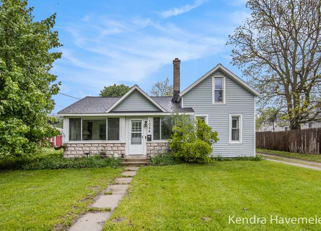 Property at 1044 S Bridge St, Belding, MI 48809, 3 beds, 1 bath