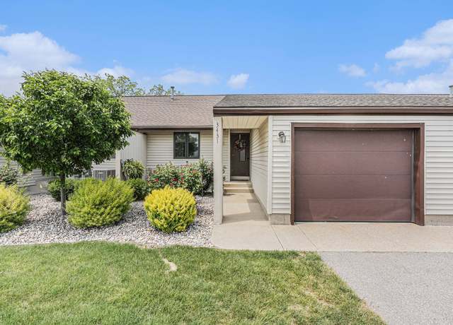Property at 3431 Brookview Ct, Hudsonville, MI 49426, 3 beds, 2 baths