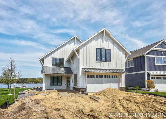 Property at 1351 Bayview Dr, Holland, MI 49423, 5 beds, 4 baths
