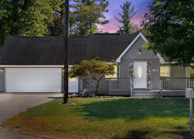 Property at 1100 Tisdale Rd, Roscommon, MI 48653, 3 beds, 2 baths