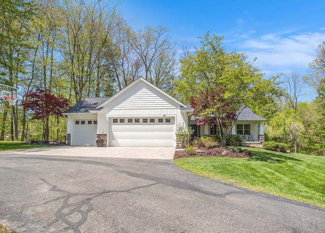 Property at 8000 Whitneywood Ct SE, Alto, MI 49302, 4 beds, 3 baths