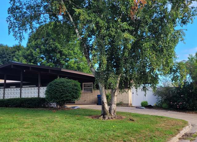 Property at 207 Lake St, Hart, MI 49420, 3 beds, 1.5 baths