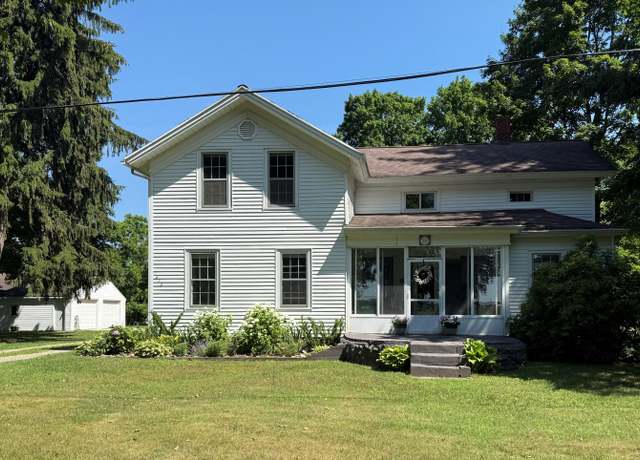 Property at 7610 W KL Ave, Kalamazoo, MI 49009, 4 beds, 3 baths