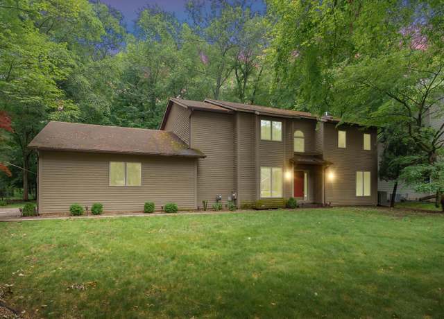 Property at 2963 Bryn Mawr Dr, Portage, MI 49024, 4 beds, 3 baths