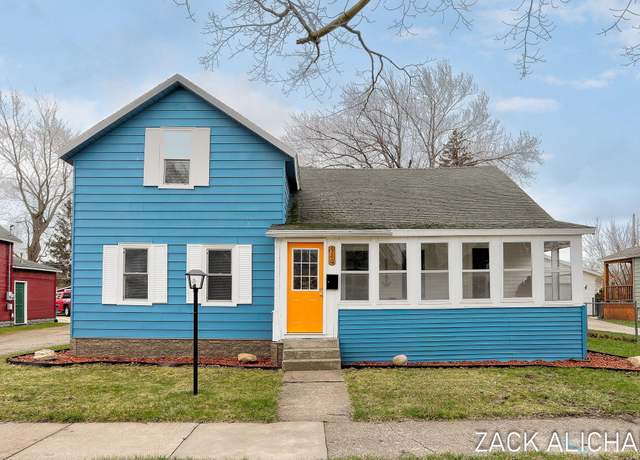 Property at 520 Monroe Ave, Grand Haven, MI 49417, 4 beds, 1.5 baths