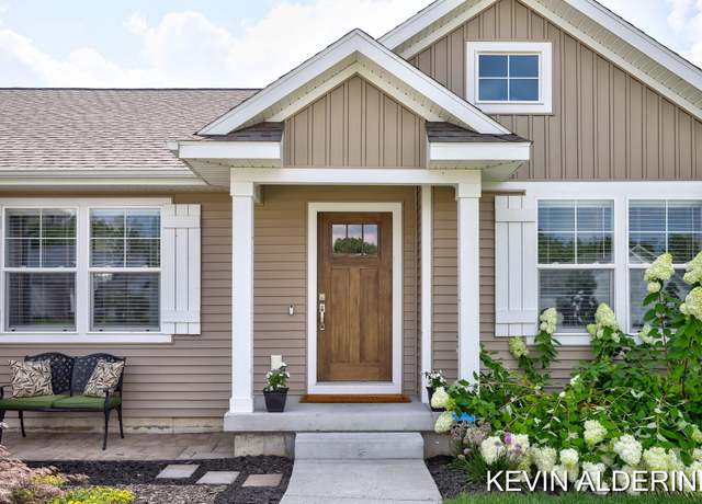 Property at 2108 Eastview Dr, Jenison, MI 49428, 5 beds, 2.5 baths