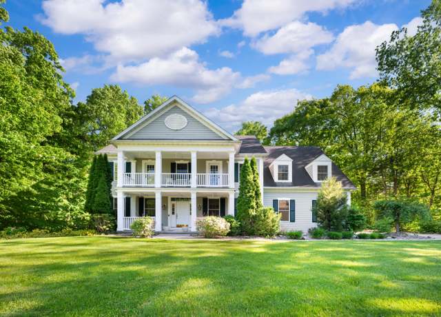 Property at 1796 Stockbridge Path, St. Joseph, MI 49085, 4 beds, 3.5 baths