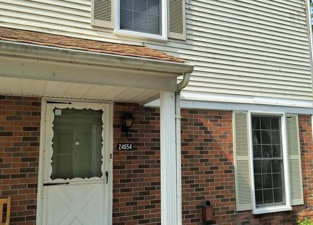 Property at 24654 Spring Ln, Harrison Township, MI 48045, 2 beds, 1.5 baths
