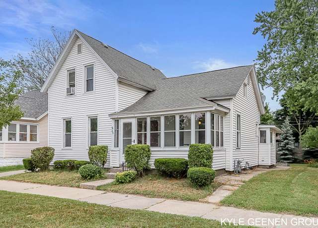 Property at 25 W 14th St, Holland, MI 49423, 3 beds, 1.5 baths