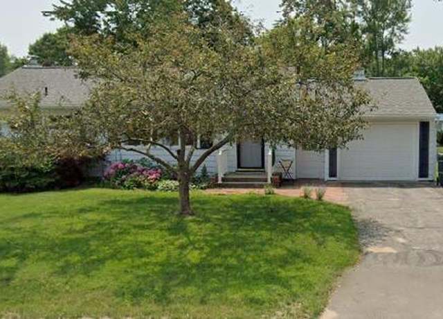 Property at 233 Mcconnell Ave, Muskegon, MI 49445, 3 beds, 2 baths