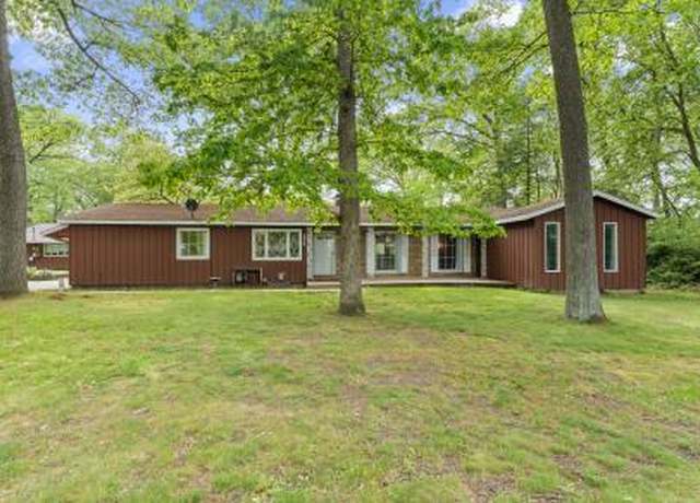Property at 2240 S 13th St, Niles, MI 49120, 3 beds, 2 baths