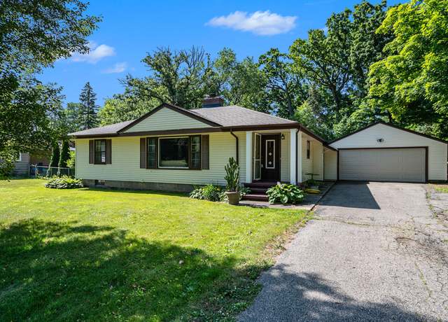Property at 3923 Grand Prairie Rd, Kalamazoo, MI 49006, 3 beds, 1 bath