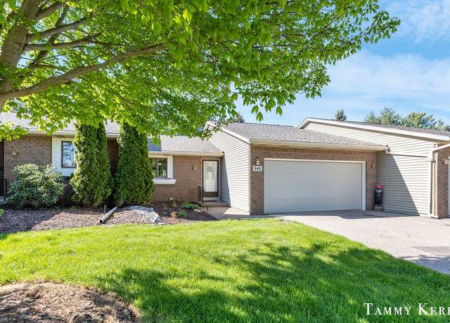 Property at 940 Laketown Dr, Holland, MI 49423, 2 beds, 1 bath