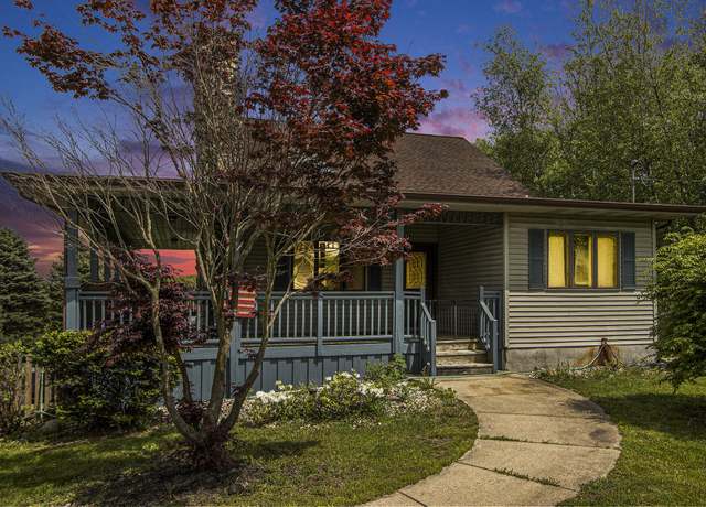 Property at 6528 Douglas Ave, Kalamazoo, MI 49009, 4 beds, 3 baths