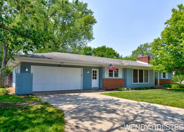 Property at 44 Winterhalder Dr, Zeeland, MI 49464, 5 beds, 2 baths