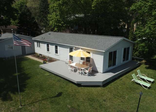 Property at 257 S Gull Lake Dr, Richland, MI 49083, 2 beds, 2 baths