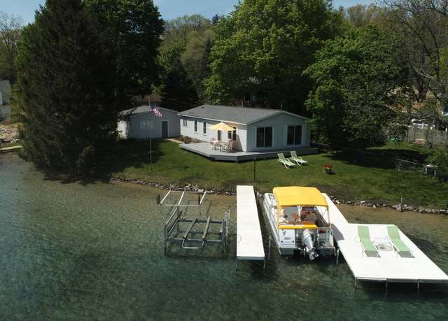 Property at 257 S Gull Lake Dr, Richland, MI 49083, 2 beds, 2 baths