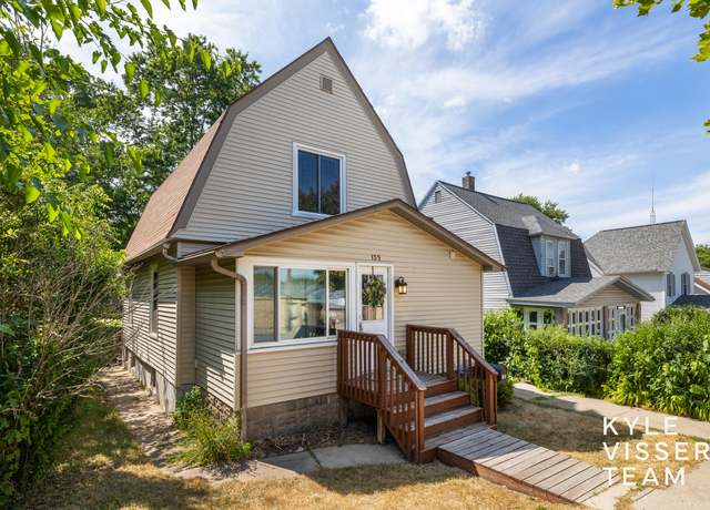 Property at 135 Houseman Ave NE, Grand Rapids, MI 49503, 3 beds, 2 baths