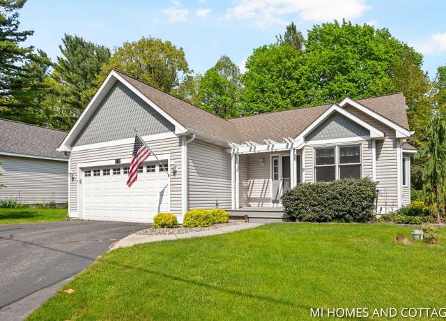Property at 3760 Lakeshore Dr, Holland, MI 49424, 4 beds, 3 baths