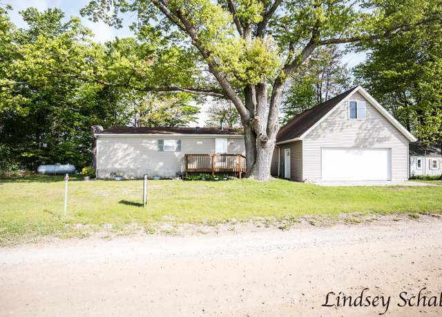 Property at 4647 Lakeview Dr, Coral, MI 49322, 3 beds, 2 baths