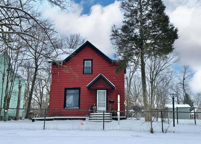 Property at 1618 Charles Ave, Kalamazoo, MI 49048, 4 beds, 1.5 baths