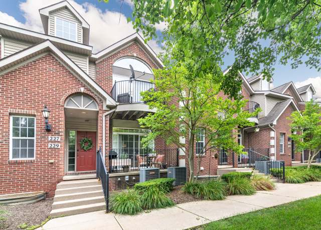Property at 225 W Oakbrook Dr, Ann Arbor, MI 48103, 2 beds, 2.5 baths