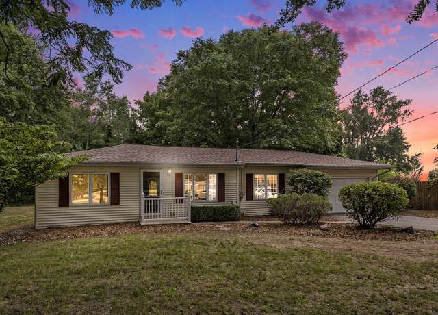 Property at 4387 Lincoln Ave, St. Joseph, MI 49085, 3 beds, 1 bath