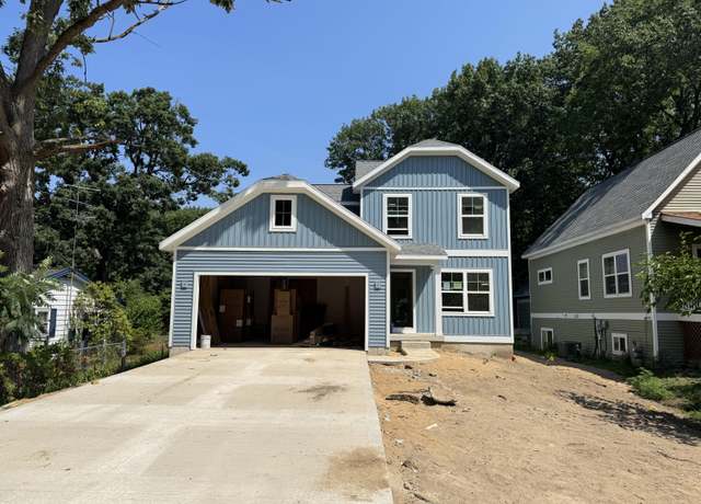 Property at 45 Manley Ave, Holland, MI 49424, 3 beds, 2.5 baths