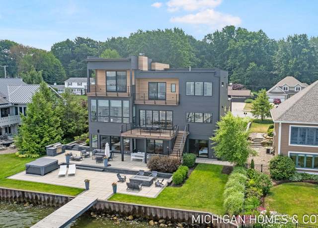 Property at 1819 S Shore Dr, Holland, MI 49423, 5 beds, 6.5 baths