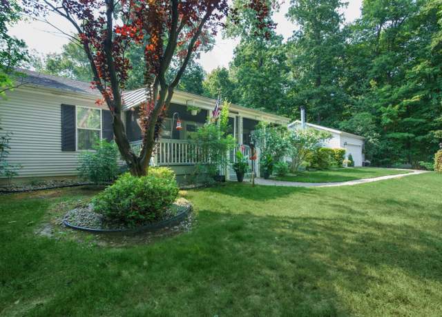 Property at 7208 Johnson Rd, Coloma, MI 49038, 3 beds, 2 baths