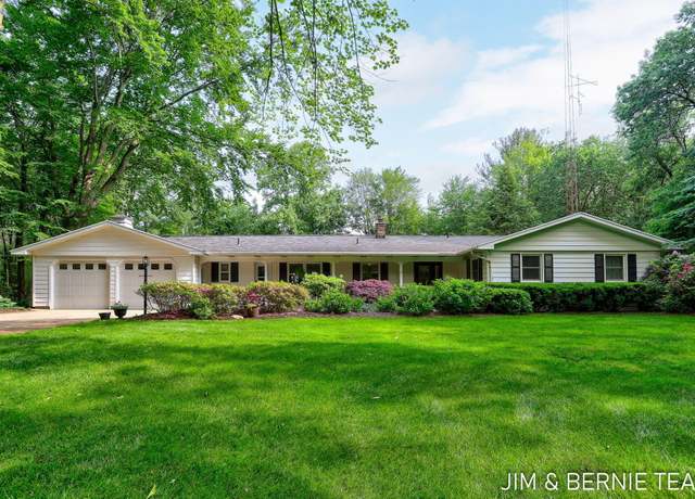 Property at 8518 146th Ave, West Olive, MI 49460, 5 beds, 3 baths