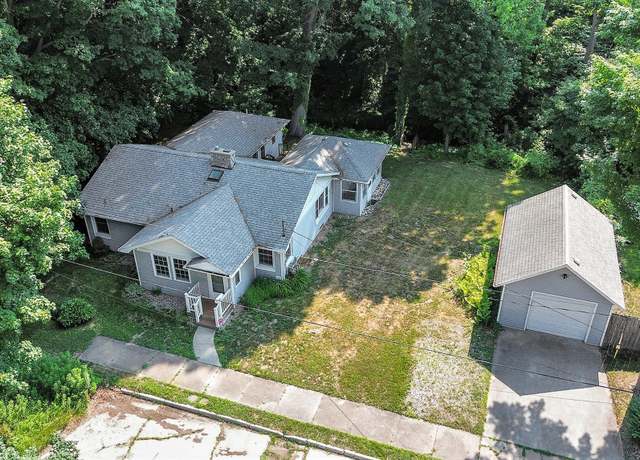 Property at 555 Prospect St, South Haven, MI 49090, 4 beds, 2.5 baths