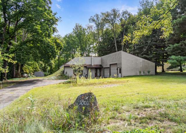 Property at 1001 N Dearing Rd, Parma, MI 49269, 1 bed, 1.5 baths