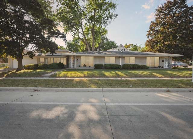Property at 2910 Elizabeth St, Wayne, MI 48184, 4 beds, 2 baths