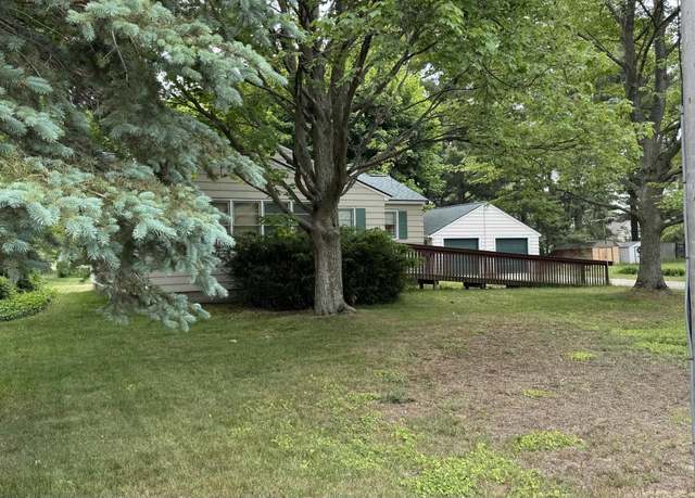 Property at 747 Aster Ave, Holland, MI 49423, 2 beds, 1.5 baths
