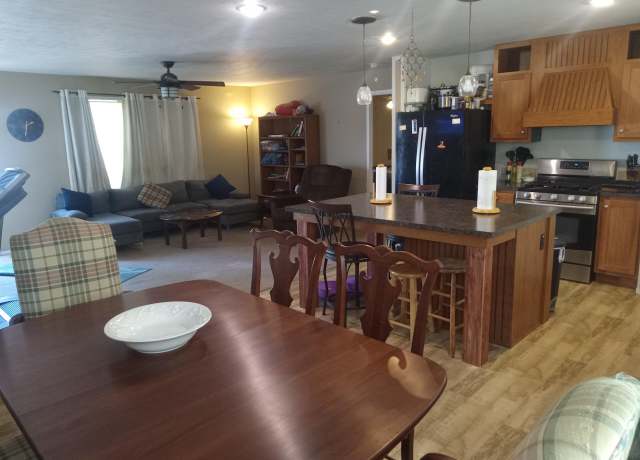 Property at 3717 Cypress, Jackson, MI 49201, 3 beds, 2 baths