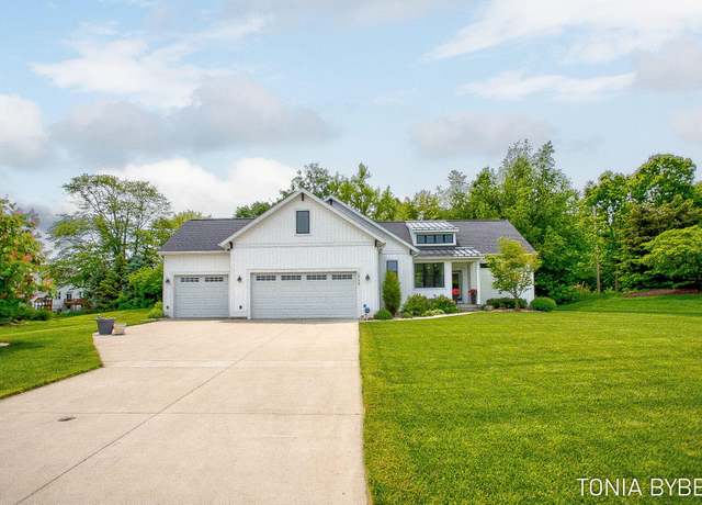 Property at 15178 Silver Fir Dr, Holland, MI 49424, 4 beds, 3 baths