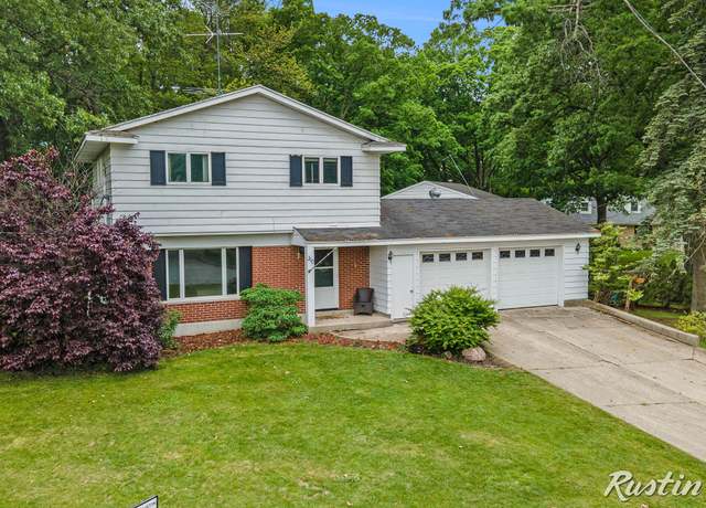 Property at 310 Brookgate Ct NW, Comstock Park, MI 49321, 3 beds, 1.5 baths