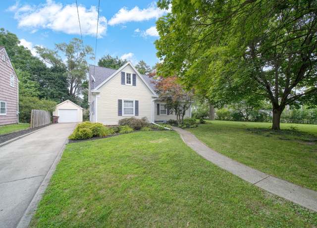 Property at 811 S Webster St, Jackson, MI 49203, 3 beds, 2 baths