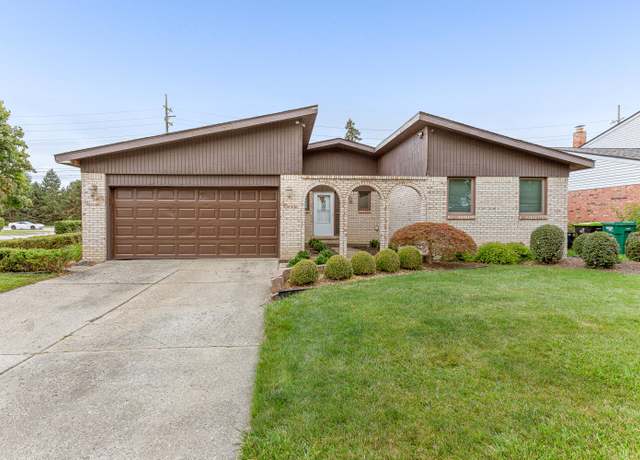 Property at 47315 Royal Rd, Macomb, MI 48044, 3 beds, 1 bath