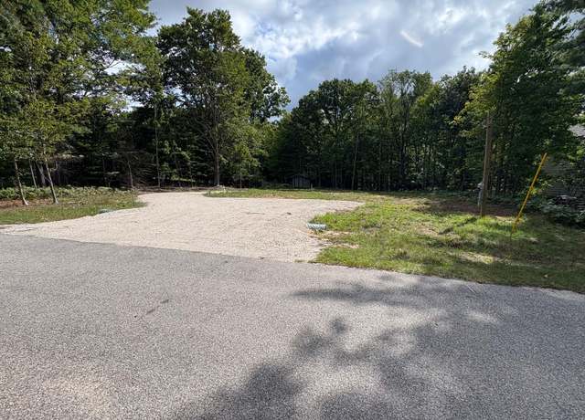 Property at 8349 Leecrest Blvd, Onekama, MI 49675