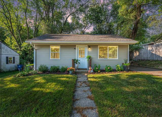 Property at 307 Garfield Ave, Kalamazoo, MI 49001, 2 beds, 2 baths